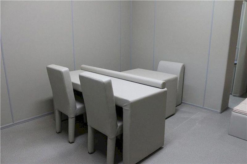 防撞軟包用哪種背板